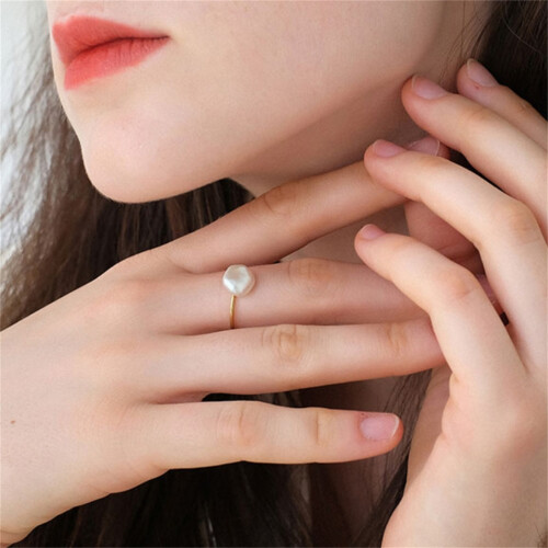 pearl-rings-for-women-gold-pearl-ring-natural-baroque-pearl-knuckle-rings-statement-rings-mother-of-pearl-handmade-6.jpeg