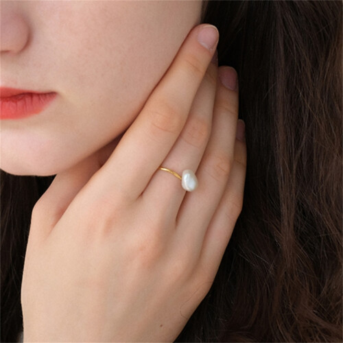 pearl-rings-for-women-gold-pearl-ring-natural-baroque-pearl-knuckle-rings-statement-rings-mother-of-pearl-handmade-7.jpeg