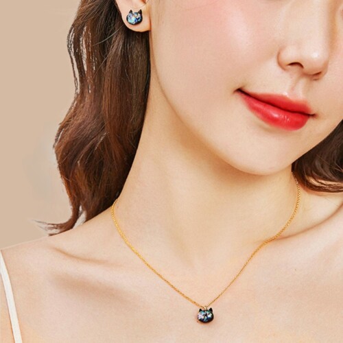 cat resin pendant necklace for women cat lover's necklace durable resin pendant gift for cat enthusi