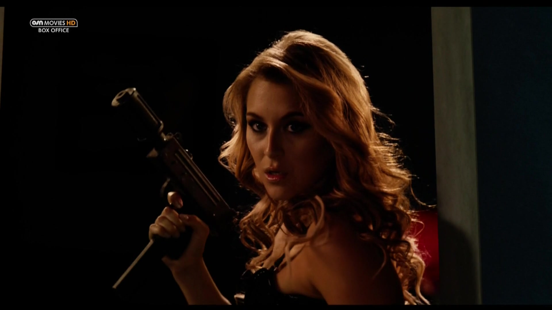 
		                    《弯刀杀戮 Machete Kills》的海报和截图（2/12）