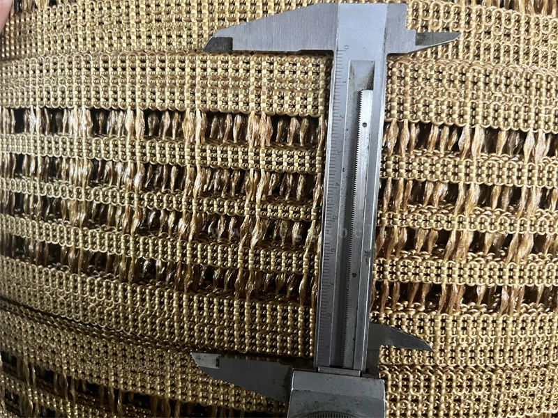 UV-stable 100 mm egg belt for open-house chicken farms