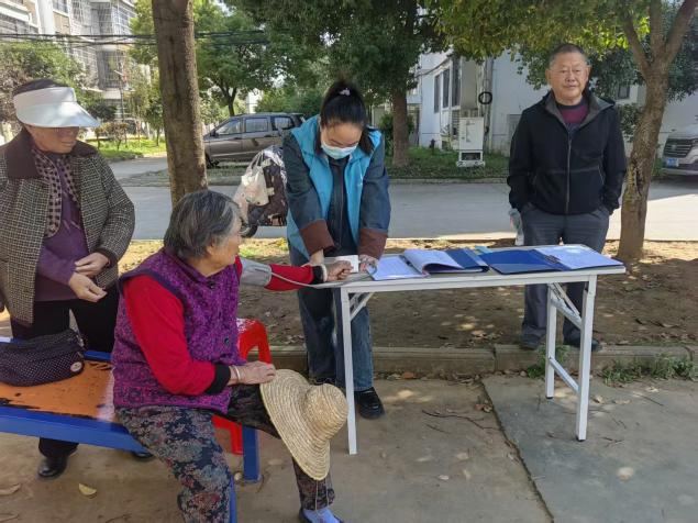 便民服务进社区！江夏区智慧养老平台联动社区打造暖心夕阳红-图片1