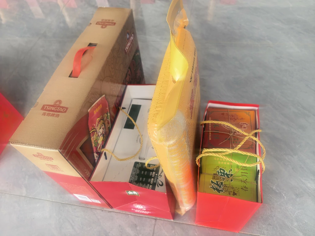 Lvyi Mid-Autumn festival gift basket with beer milk rice and mooncakes